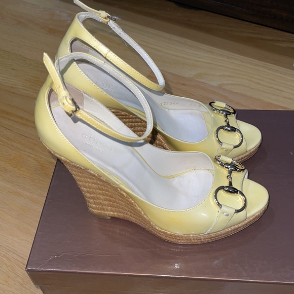Gucci Sandals in their box. - Picture 4 of 8